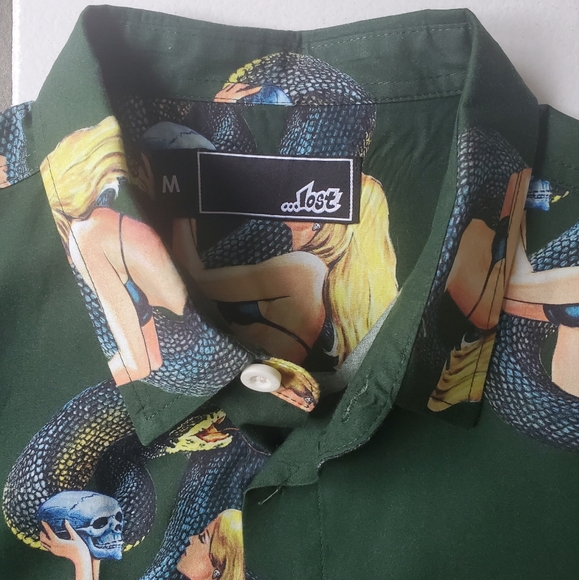 Lost Mens Button Down Woven Shirt size Medium NWOT - Picture 2 of 3